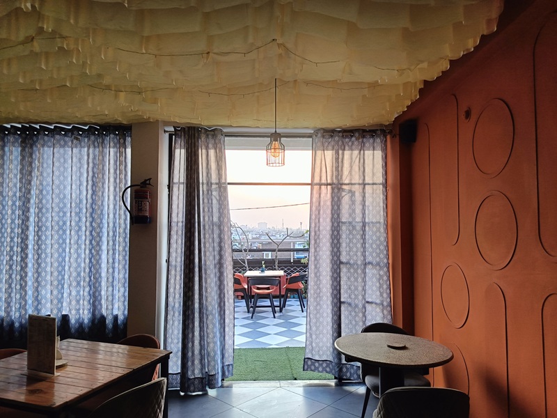 Rooftop rooftop dining under the stars in Kota
